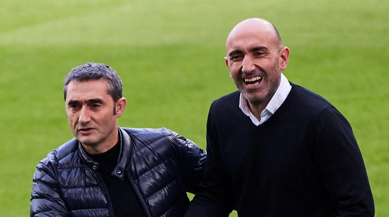 Valverde y Abelardo en el tradicional encuentro previo entre los entrenadores de Barça y Espanyol antes del derbi