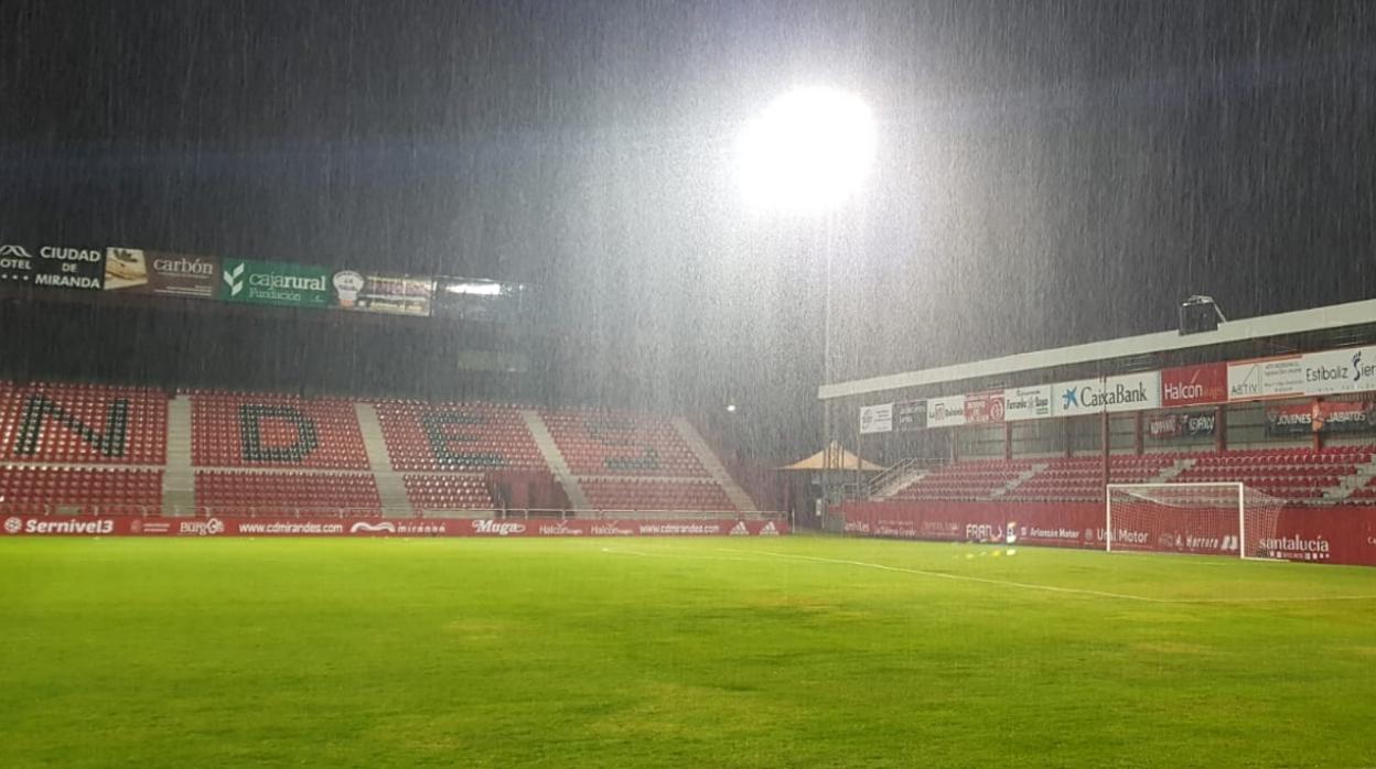 Estadio de Anduva, donde no se ha podido jugar el Mirandés-Zaragoza