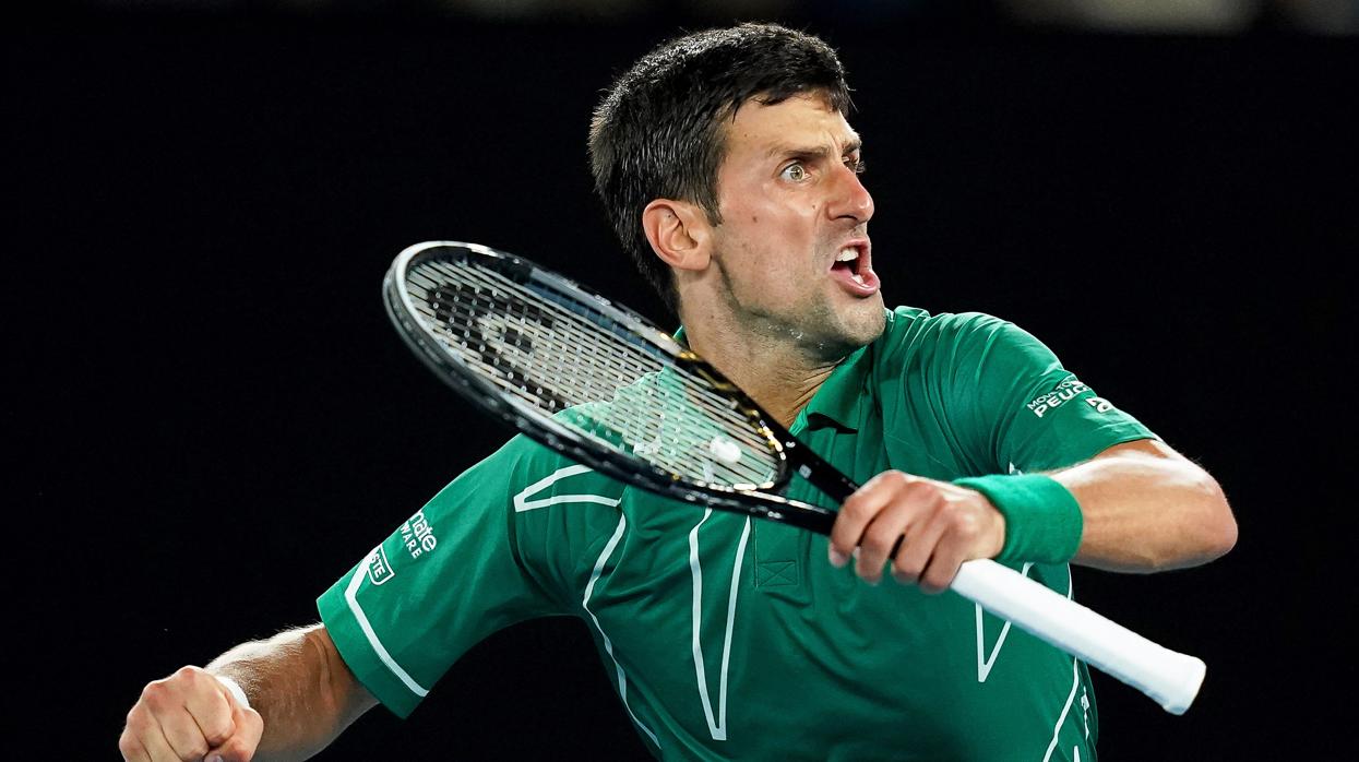 Djokovic alcanza la final en Australia tras someter a Federer