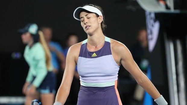 Un ciclón llamado Kenin empequeñece a Muguruza y la deja sin premio en Australia