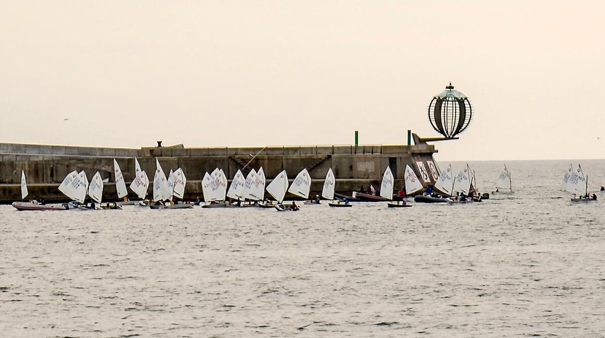 El gran espectáculo de la vela llega un año más con el 31 Palamós Optimist Trophy