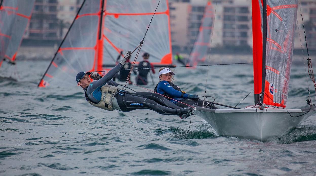 Freyka Black y Fin Amstrong ganadores de la MedSailing 2020 en 29er