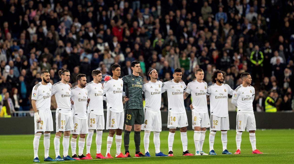 El emocionante minuto de silencio del Bernabéu por Gistau