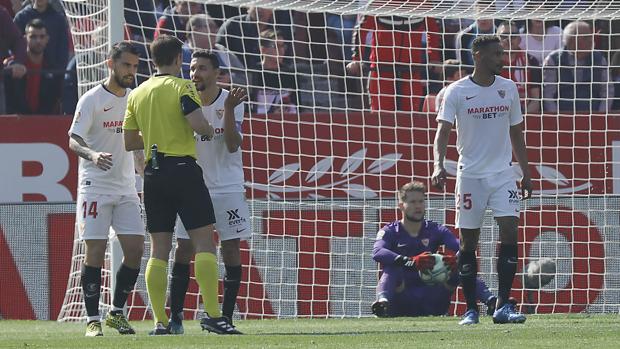 Polémica intervención del VAR en el Sevilla-Espanyol