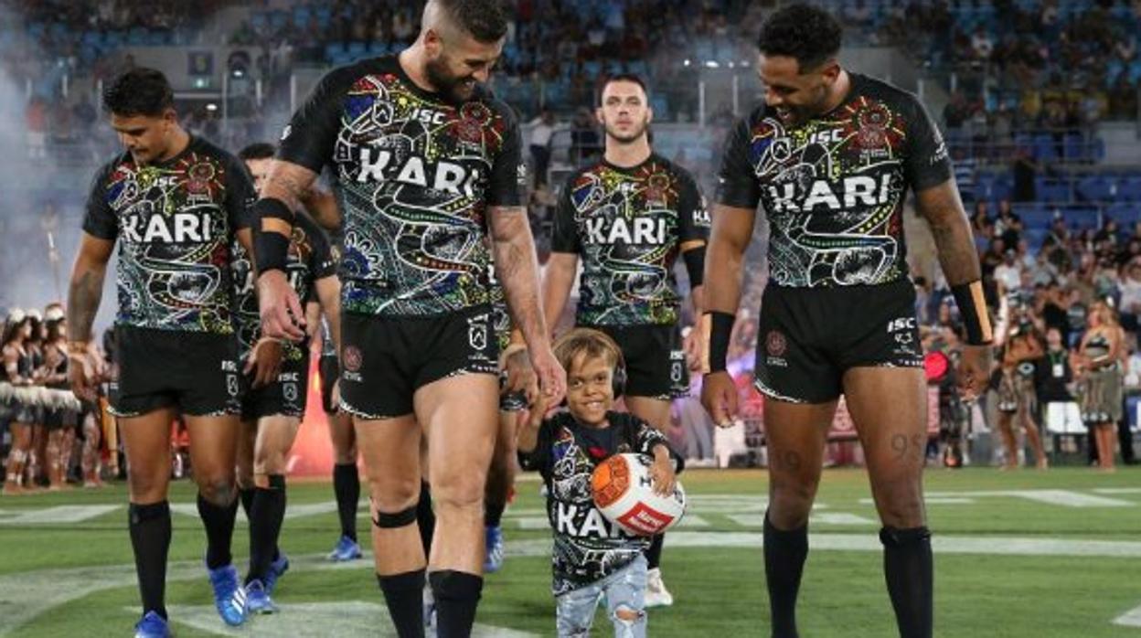 Quaden Bayles, el niño víctima de bullying que conmovió a Australia, recupera la sonrisa