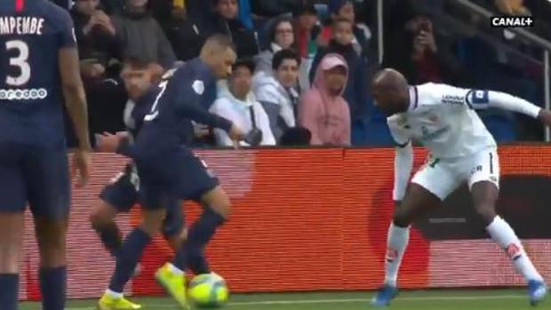 El genial regate de Mbappé que enloqueció al Parque de los Príncipes