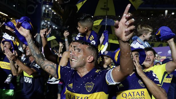 Tévez desata la locura y hace campeón a Boca