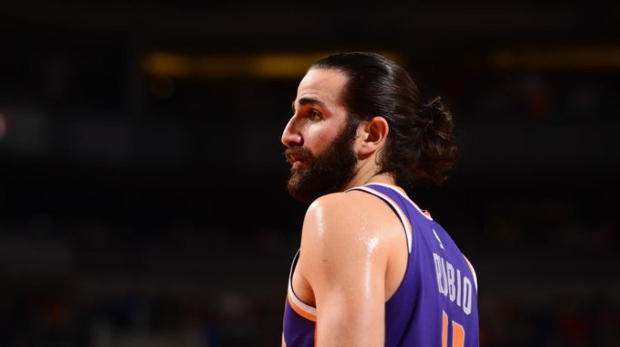 Ricky Rubio lanza a los Suns con un triple-doble histórico: 25-13-13