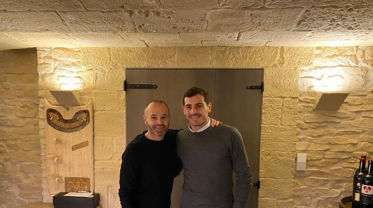 Andrés Iniesta e Iker Casillas durante un encuentro este pasado mes de enero