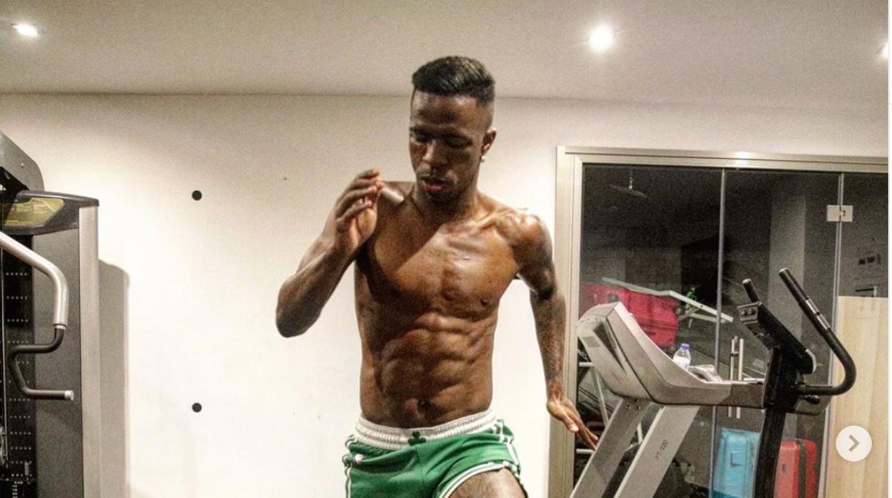 Vinicius, en el gimnasio de su casa