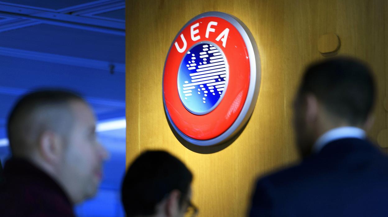 La UEFA confía en mantener el formato de la Eurocopa para 2021