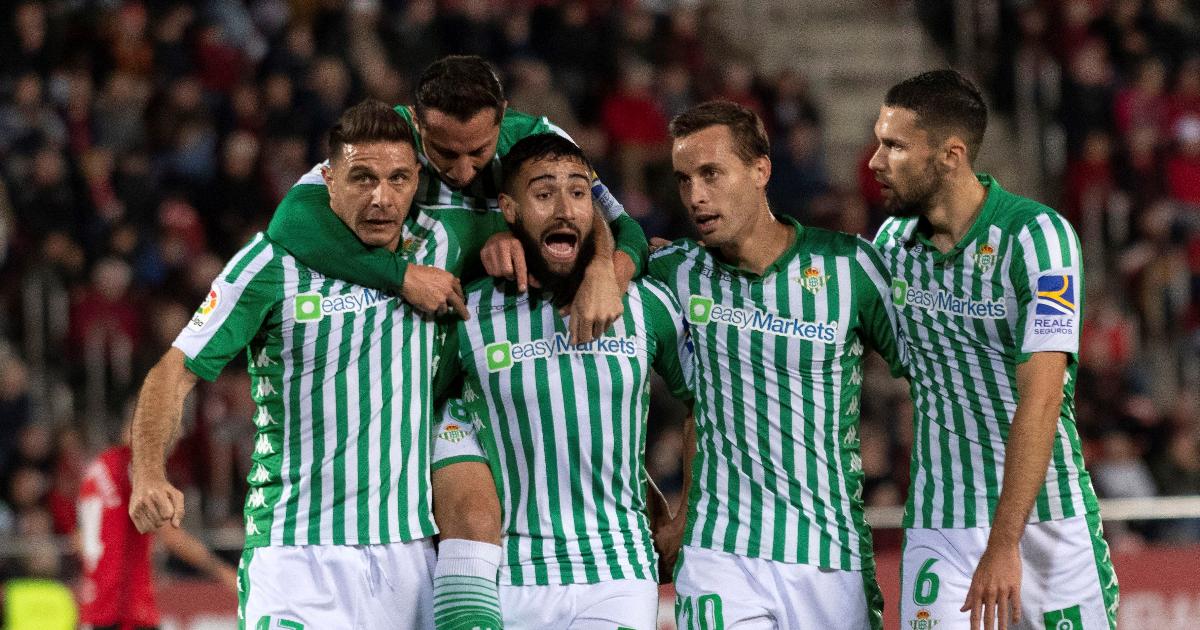 Jugadores, técnicos y directivos del Betis se bajan el sueldo para evitar un ERTE