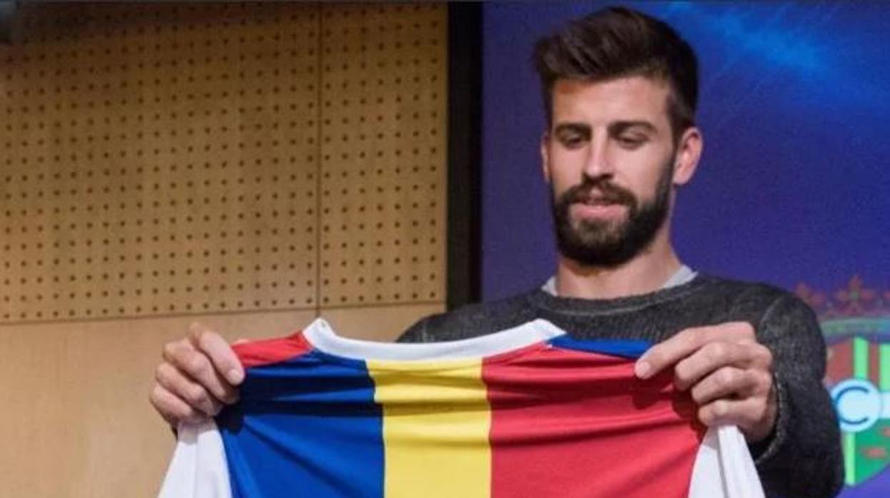 Gerard Piqué, con la camiseta del Andorra