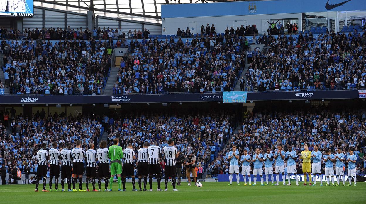 Imagen de un partido de la Premier antes del parón