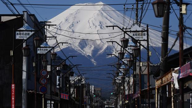 El monte Fuji cierra sus rutas de subida este verano para evitar contagios