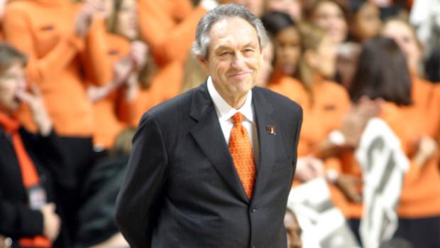 Muere Eddie Sutton, el legendario entrenador de baloncesto universitario