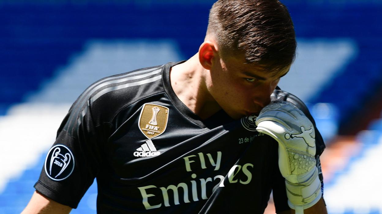 Lunin, en su presentación con el Real Madrid