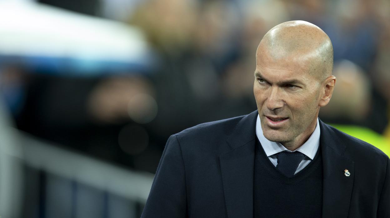 Zidane corta por lo sano: «Hablo de fútbol, no de árbitros o de calendarios»