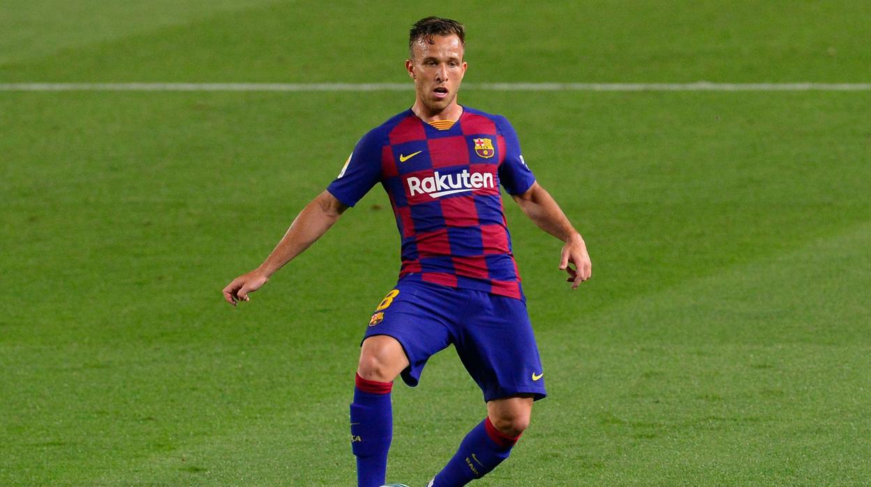 Arthur durante un partido del Barcelona