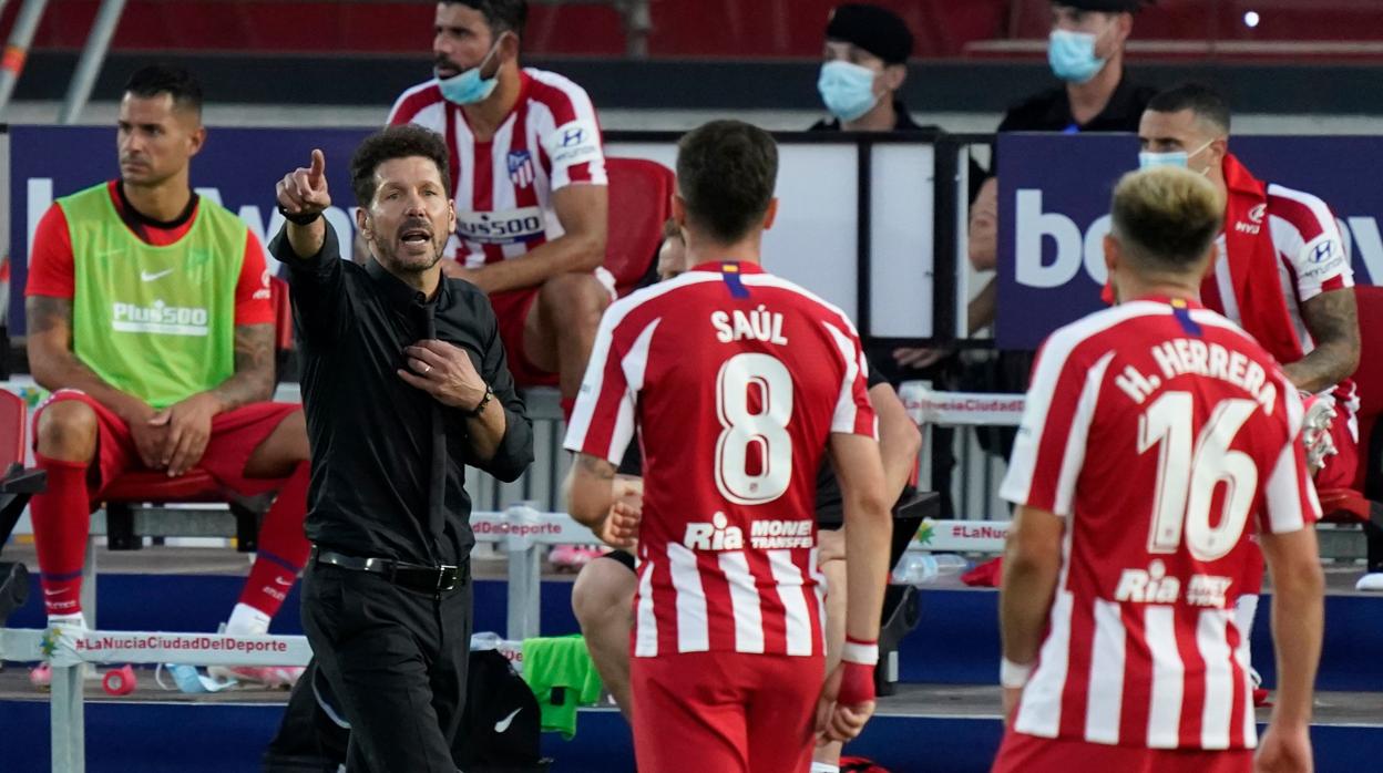 Simeone, durante un partido