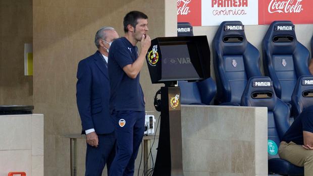 El Valencia destituye a Celades y Voro se hace cargo del equipo