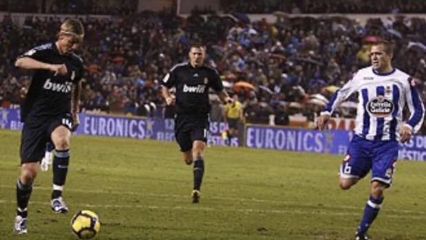 La particular felicitación de Guti a Benzema por su brillante taconazo