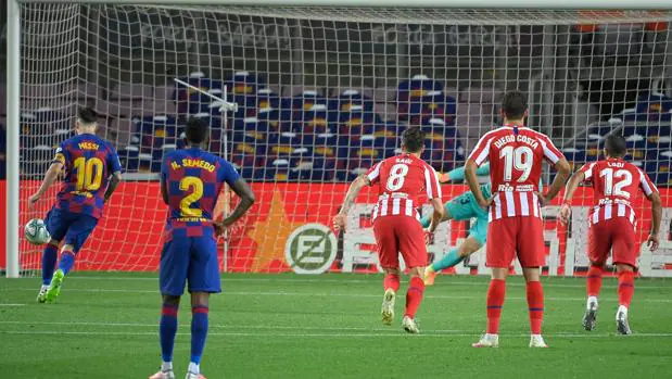 El gol 700 de Messi tras un riguroso penalti
