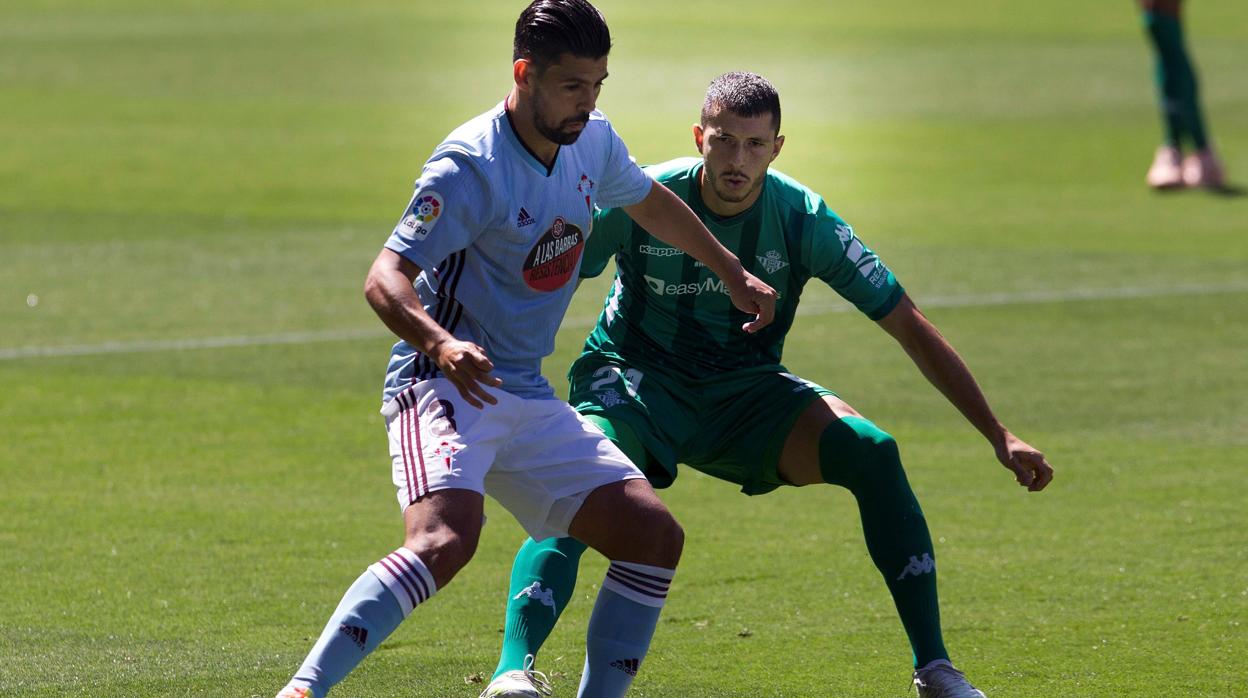 El Betis coge aire a costa de un Celta que se abona al sufrimiento