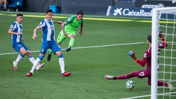 El Leganés cree en milagros y hunde al Espanyol