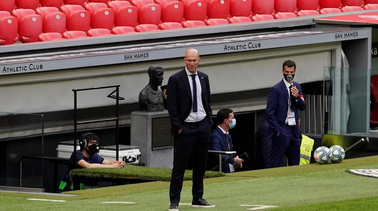 Zidane: «Estoy cansado de escuchar que ganamos por los árbitros»