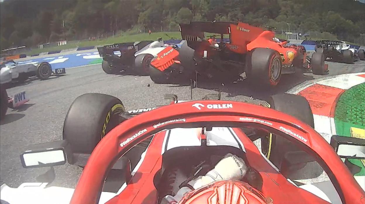 Fiasco de Ferrari: Leclerc arrolla a Vettel y los dos abandonan en la primera vuelta