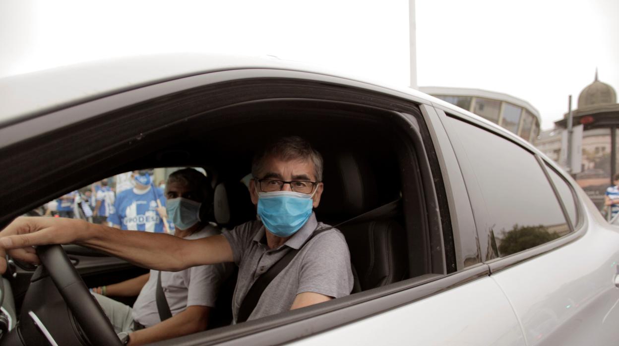 Fernando Vázquez, entrenador del Deportivo, en su coche