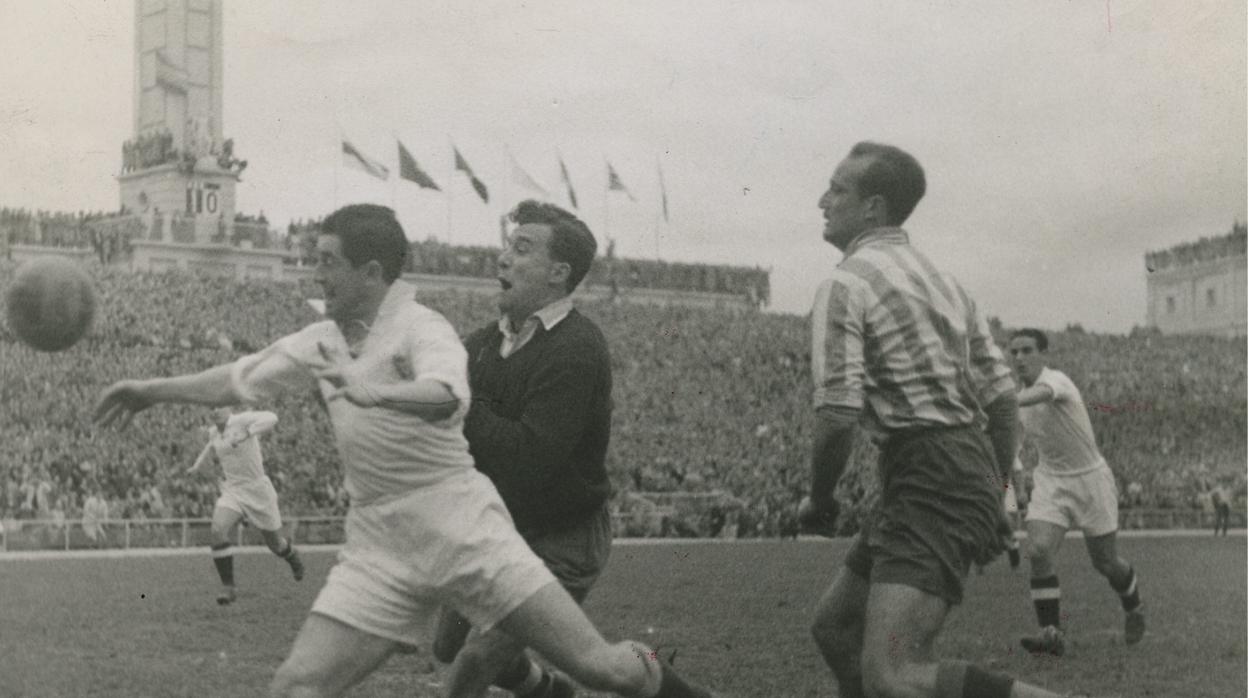 Atlético y Real Madrid se miden en un partido de Liga de 1948