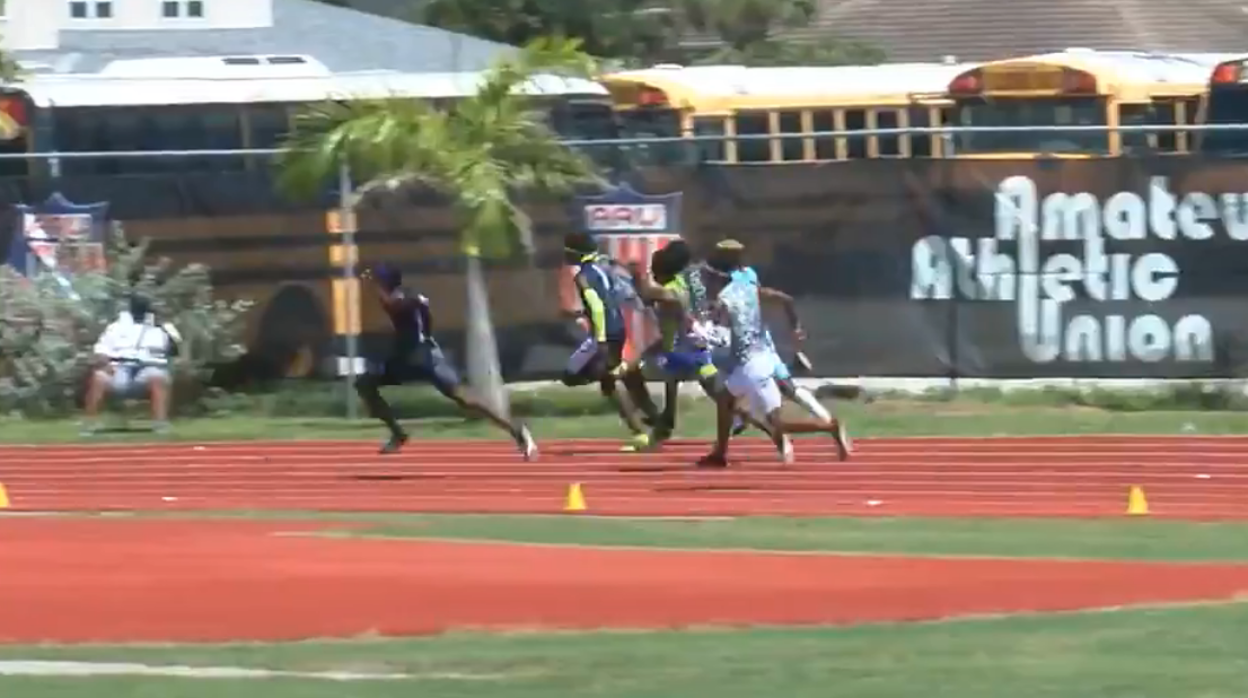 La exhibición sobre la pista de un joven de 16 años al que comparan con Usain Bolt