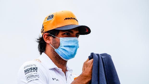 Carlos Sainz: «Otra carrera que se tiran los puntos a la basura»