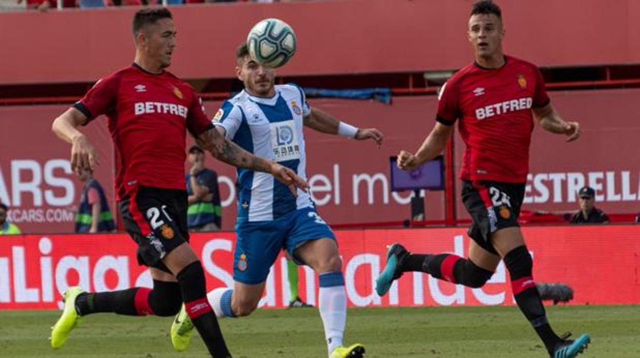 El incesante goteo de positivos en el fútbol español