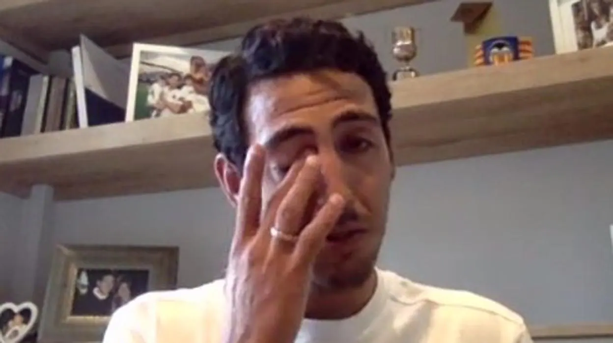 Las lágrimas de Parejo en su despedida: «Mi idea era retirarme en el Valencia»