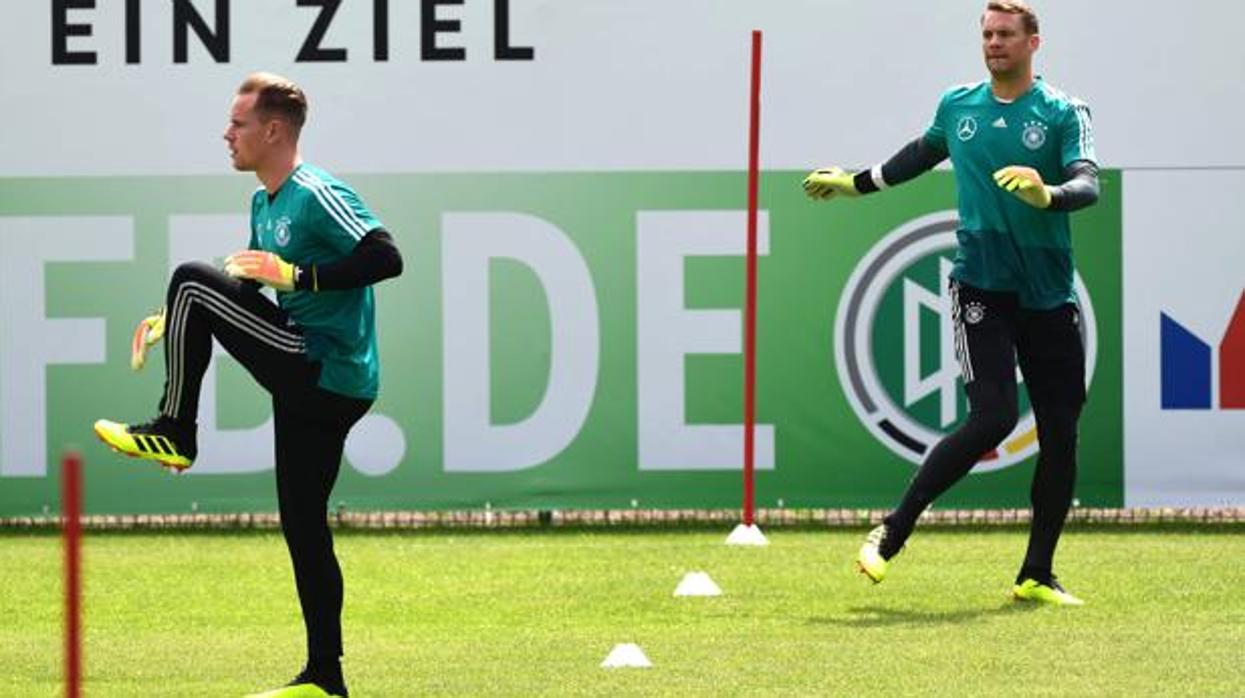 Ter Stegen y Neuer, en una concentración con la selección alemana