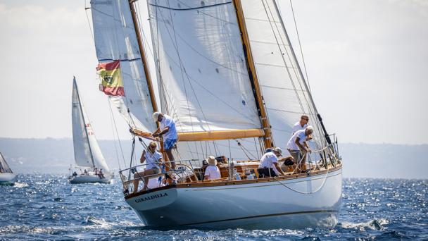 El «Giraldilla», ganador de la V Regata Clásicos de Palma