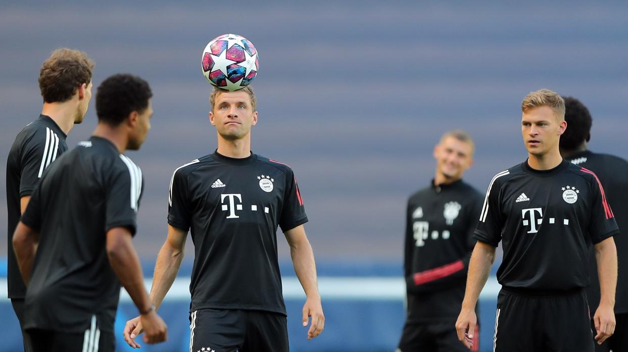 Los jugadores del Bayern, en el entrenamiento del martes