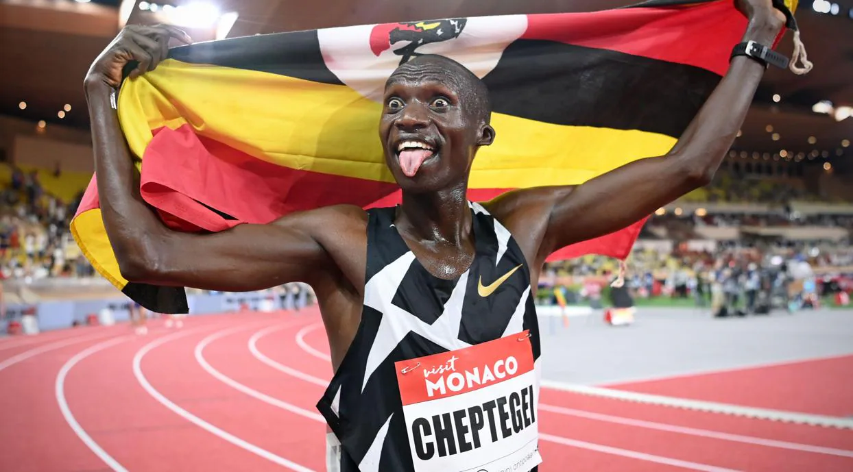 Cheptegei logró el récord del mundo de 5.000 metros