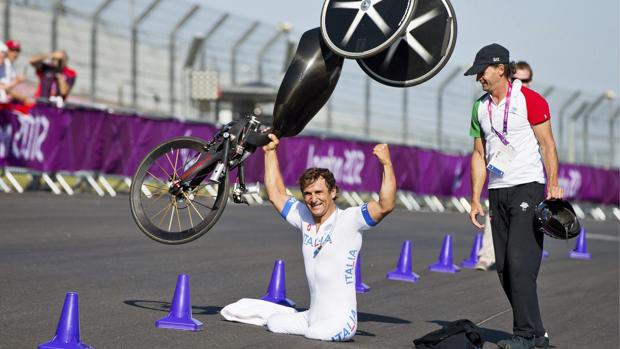 Zanardi, con «significativas mejoras clínicas»