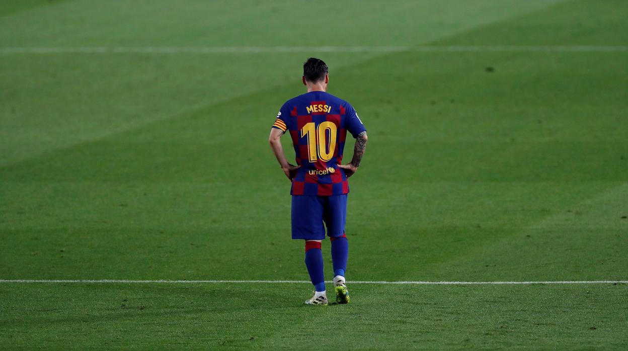 Leo cabizbajo tras la eliminción en Champions