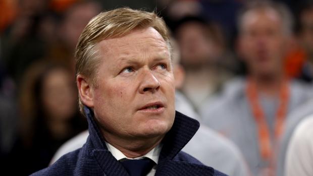 Koeman, atado de pies y manos