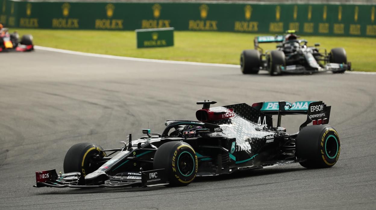 Hamilton seguido por Bottas en Spa