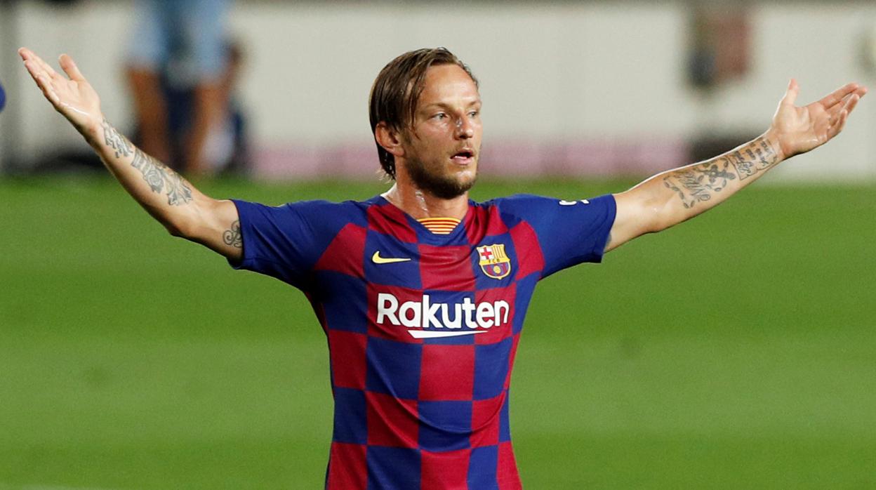 Rakitic durante un partido con el Barcelona