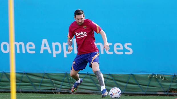 La seriedad de Messi al volver a entrenar con el Barça