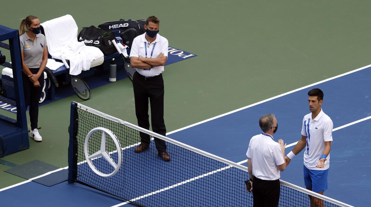 Djokovic se explica ante los árbitros