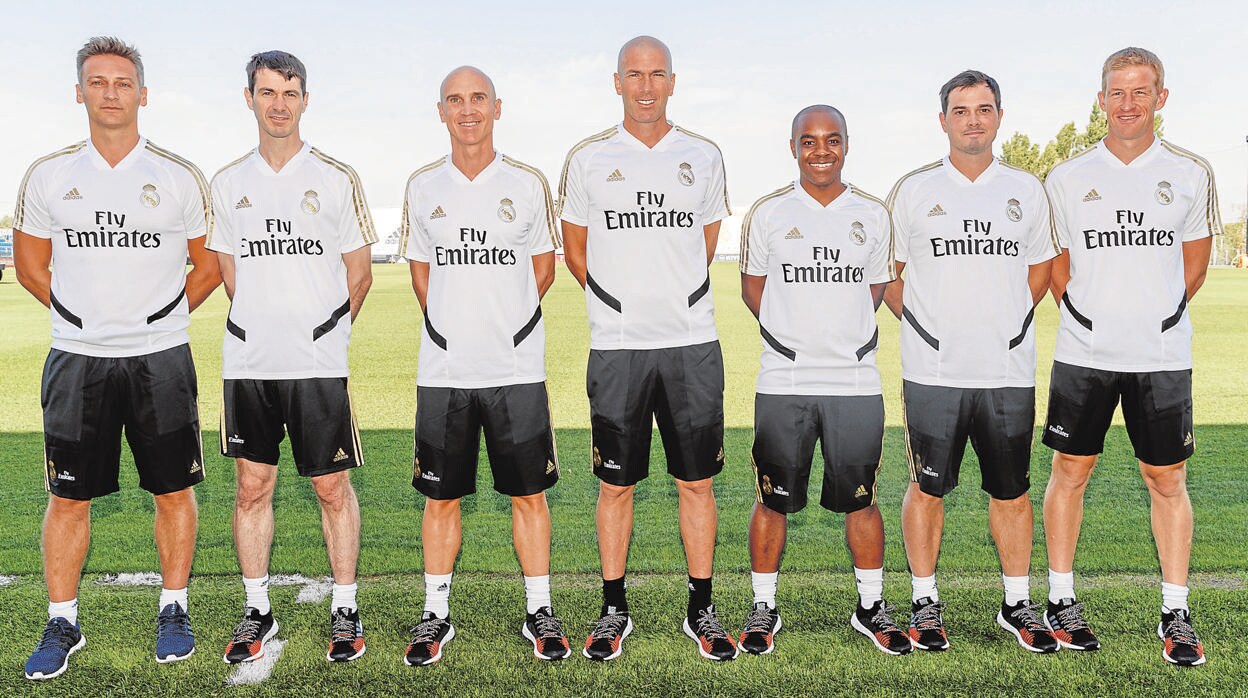 Zidane y su cuerpo técnico comienzan la defensa del título liguero