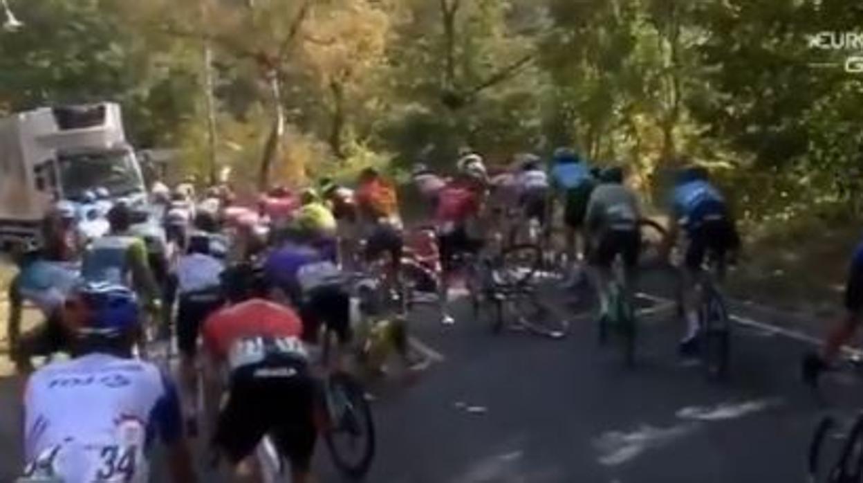 Un camión desata el pánico en el Tour de Luxemburgo